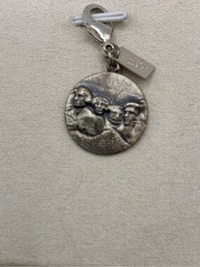 Vintage Sterling Silver Mt Rushmore Charm Pendant Collectible